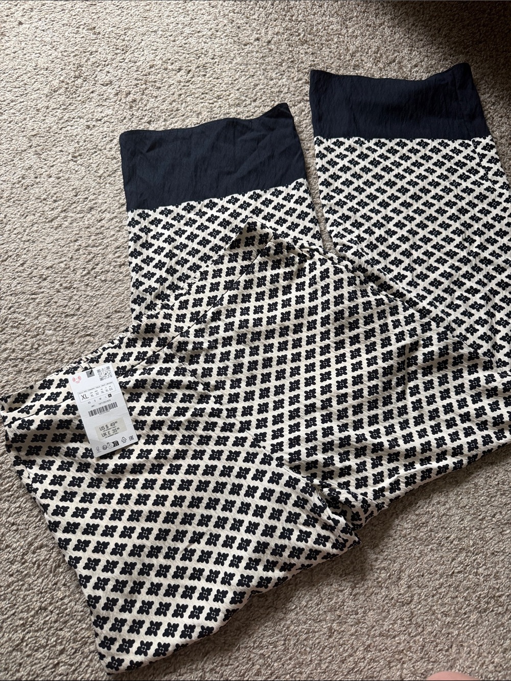 Zara Black and White Patterned Wide-Leg Pajama Style Pants